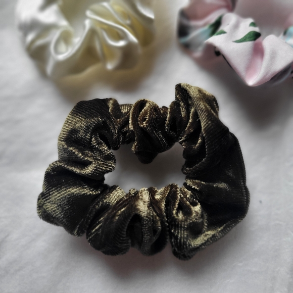 Hair bands - Picture 2 of 4